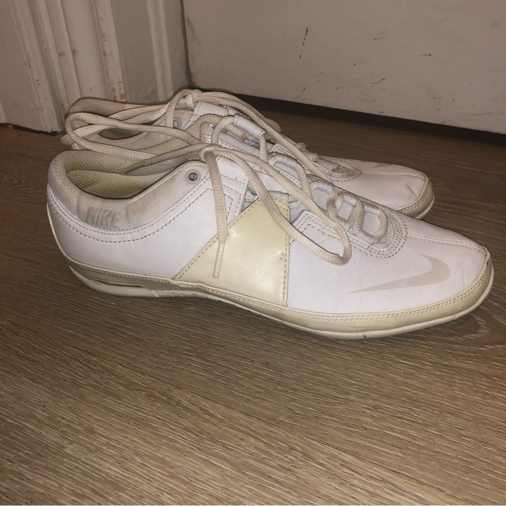 Nike ladies Leather sneakers size 8